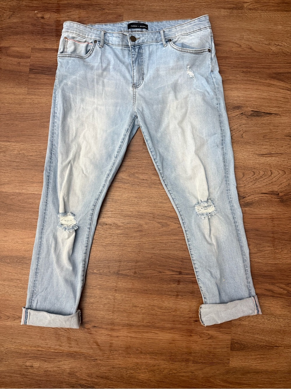 Light Blue Distressed Boyfriend Jeans - Casual Rolled Hem